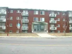 3 1/2 Ville Lasalle chauffé eau chaude frigo poêle inclus
