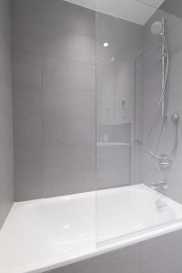 Renovated Akelius two bedroom apartment for rent. Located near Clanranald Street in the Cote-des-Nei... (image 4)