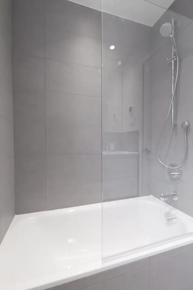 fully refurbished 2-bedroom at 5552 Snowdon, Feb 1st - ID 167 in Long Term Rentals in City of Montréal - Image 6