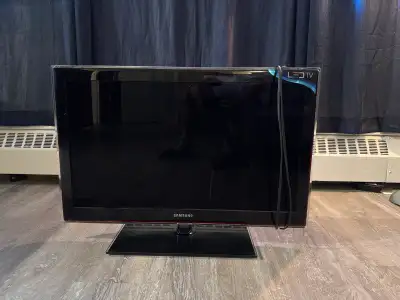 OLD SAMSUNG LED TV, View more