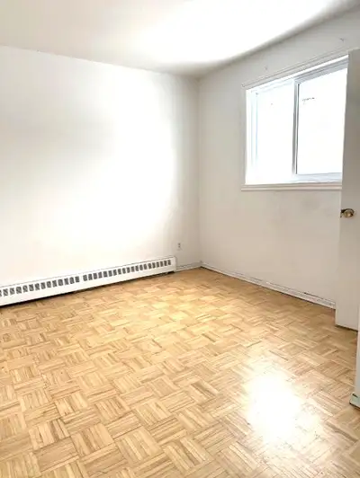 Vieux-Longueuil – Beau et grand 4½ à louer (tout inclus), View more