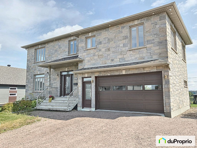 1 099 000$ - Maison 2 étages à vendre à Chicoutimi (Chicoutimi) dans Maisons à vendre  à Saguenay