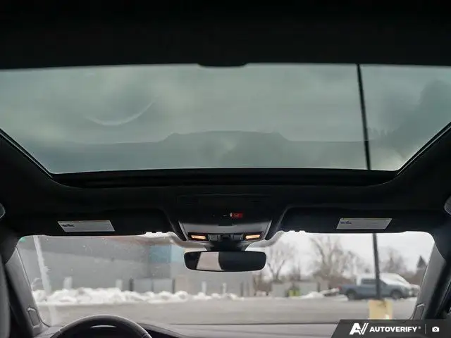 2023 Volkswagen Jetta Comfortline | LOW KMS | Moonroof in Cars & Trucks in Windsor Region - Image 27