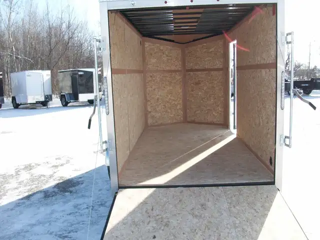 2025 Weberlane 6' X 12' 1 ESSIEUX RAMPE V-NOSE VTT MOTO TRACTEUR in Cargo & Utility Trailers in Laval / North Shore - Image 12