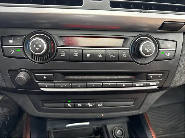 2008 BMW X5 3.0si in Cars & Trucks in Laval / North Shore - Image 28
