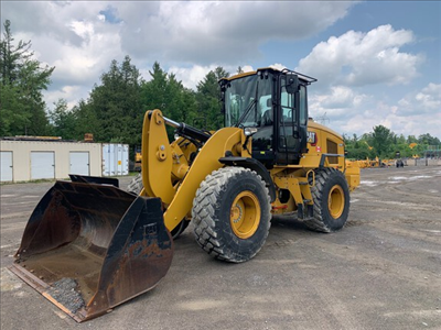 Hours: 1462 | Location: Ottawa, ON, CA | Attachments: Aux Hydraulics; Attachments: Quick Coupler; Bu...