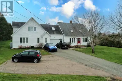 This one of a kind property on over an acre lot in Charlottetown is very unique. Essentially two ful...