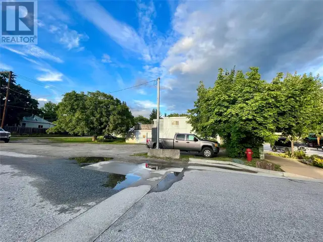 219 Broadway Street W Nakusp, British Columbia in Land for Sale in Nelson - Image 8