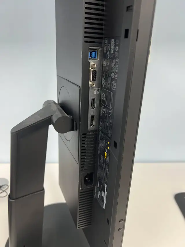22‘’ FHD 1080p Lenovo monitor with camera HDMI/DP adjustable in Monitors in Regina - Image 3