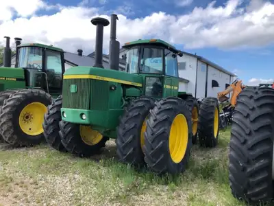 1977 JOHN DEERE 4WD CAB, HEAT, 6-BRAND NEW TIRES! 194 HP, 16-SPEED QUAD RANGE. FOR THE BEST PRICES A...