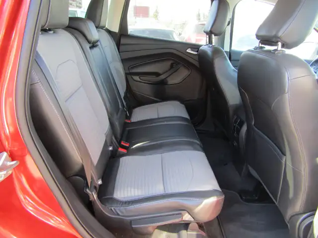 2019 Ford Escape SE 4WD Sport Appearance / Carplay / Navi / B.Ca in Cars & Trucks in Calgary - Image 30