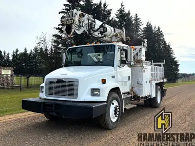 FREIGHTLINER FL80 Digger Derrick Auger Semi Truck CAT 3126 250 HP diesel engine ALTEC D945TR digger...