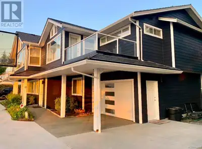 For more information, please click Brochure button. Semi-waterfront 7 Bdrms. Main 5 Bdrm home with a...