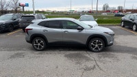 Nouvel Arrivage! La Chevrolet Trax 1RS 2024 est un VUS sous-compact entièrement redessiné qui se dém... (image 3)