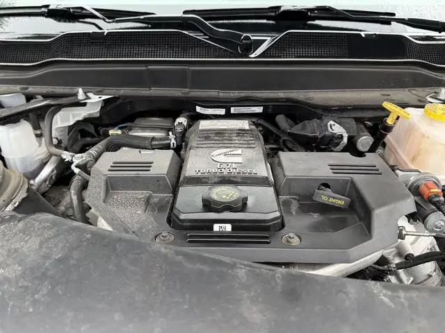 2024 Ram 5500 Heavy Duty Laramie 4x4 Crew Cab Cummins Service Tr in Heavy Trucks in Regina - Image 75