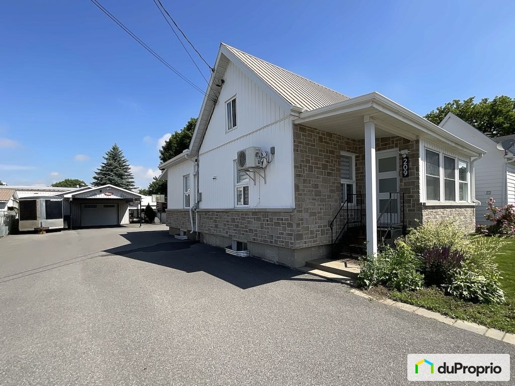 $798,500 - Intergenerational for sale in Napierville — photo 1