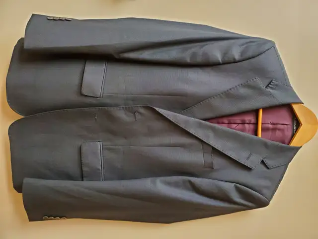 Wool/Silk Men's 38 Navy Blazer/Sports Jacket Textured Weave NEW! in Men's in Oakville / Halton Region - Image 3