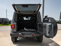 Welcome to 400 Chrysler Dodge Jeep Ram. 2.0L I-4 intercooled turbo engine - 4x4 drivetrain - Advance... (image 7)