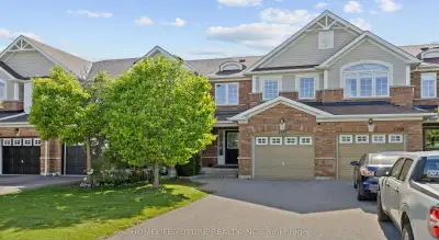 Price: $728,000 / $2,762/mo This Stunning Home In The Desirable Area Of Pinecrest Oshawa Is Waiting...