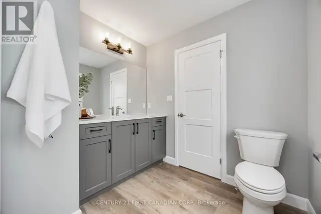 9 POSTMA CRESCENT North Middlesex (Ailsa Craig), Ontario in Houses for Sale in Grand Bend - Image 24