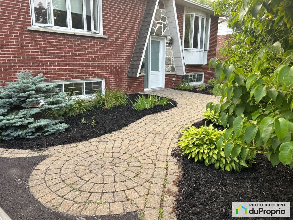 $684,900 - Bungalow for sale in Boucherville — photo 2
