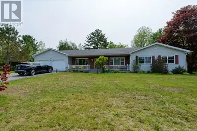 Welcome to 29 Wallace Road in Browns Flat an impressive ranch-style home offering , quality craftsma...