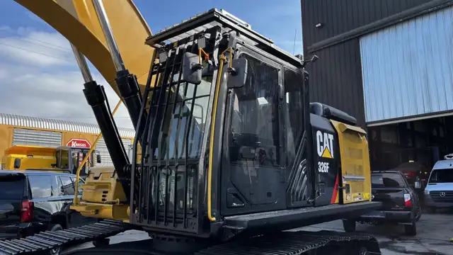 2018 Caterpillar 326F L Excavator in Heavy Trucks in Edmonton - Image 10