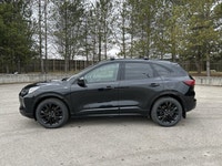 // ACCIDENT FREE!! // Meet the 2023 Ford Escape ST-Line Elite AWD Hybrid, offered by Haldimand Motor... (image 9)