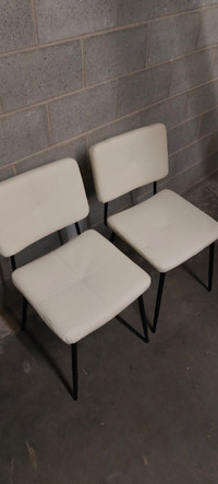 Set of 2 chairs off white