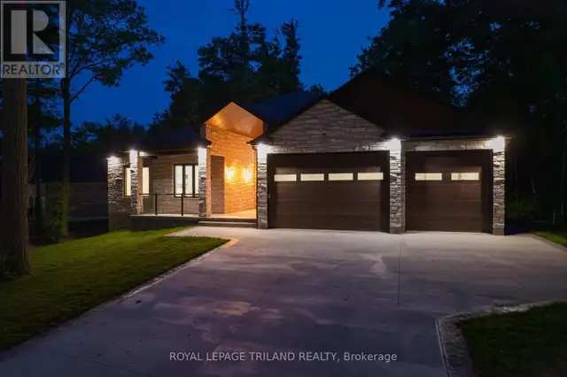 10175 MERRYWOOD DRIVE Lambton Shores (Grand Bend), Ontario in Houses for Sale in Grand Bend - Image 41