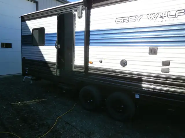 2024 Forest River Grey Wolf 27RR TOY HAULER! GREAT VALUE!$42995! in Travel Trailers & Campers in London - Image 6