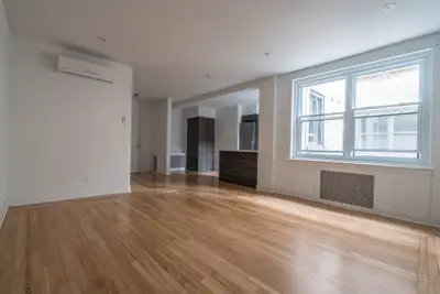 Renovated two-bedroom apartment near Concordia - ID 3812