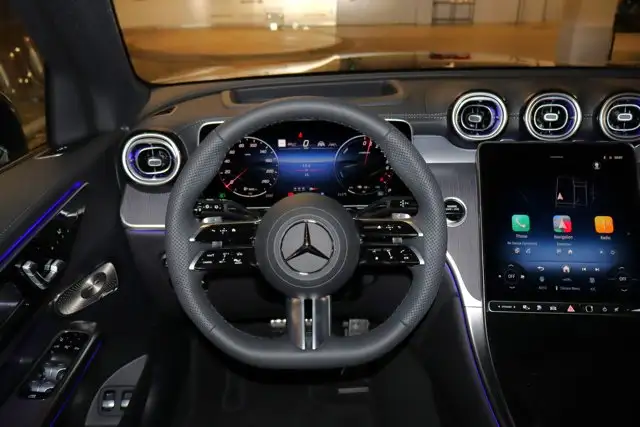 2026 Mercedes-Benz GLC GLC 350e 4MATIC SUV in Cars & Trucks in Edmonton - Image 15