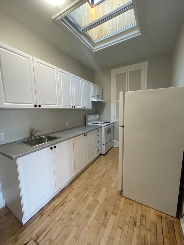 Beautiful 2 Beds 1 Bath Smiths Falls (Unit 2) Long Term Rentals
