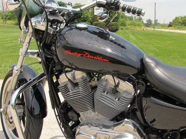 2013 Harley-Davidson Sportster XL883L Superlow in Street, Cruisers & Choppers in Leamington - Image 16