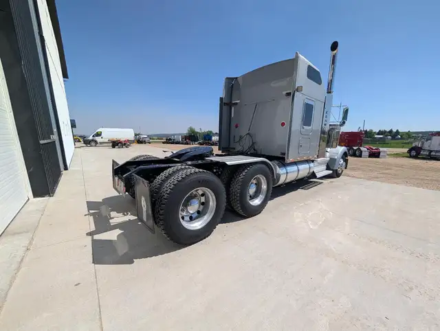 2008 KENWORTH W900L in Heavy Trucks in City of Montréal - Image 8