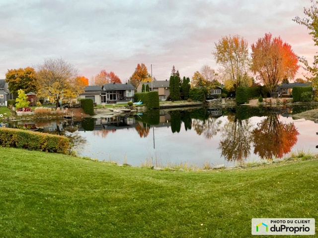 $1,145,000 - Split Level in St-Jean-sur-Richelieu (St-Luc) — photo 2