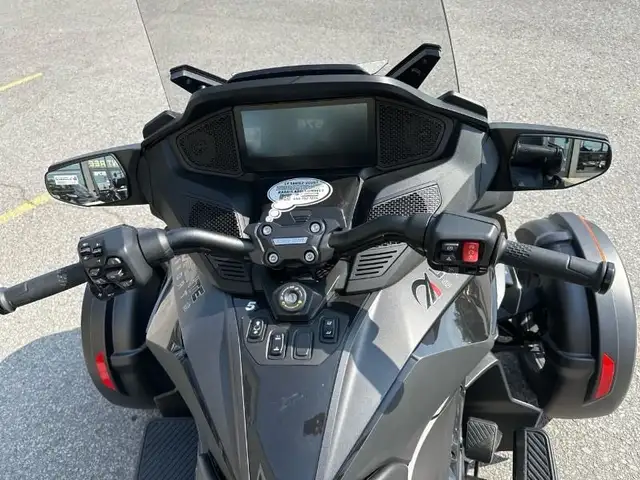 2025 CAN-AM Spyder RT Limited SE6 in Sport Touring in Lanaudière - Image 6