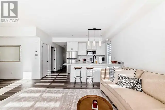 165, 2117 81 Street SW Calgary, Alberta628657152057611217