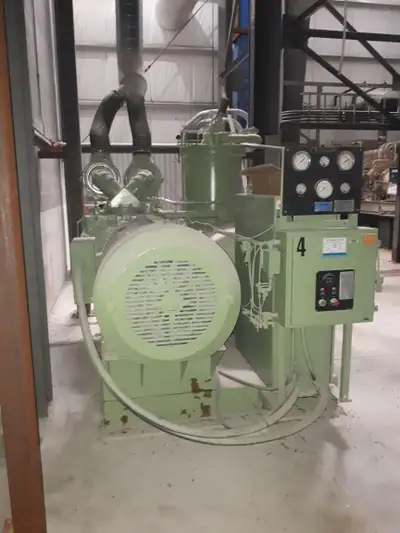 300 HP, 575 3/PH, 1500 CFM, 110 PSI. Less than 1 hour on the meter! S/N: 003-66651