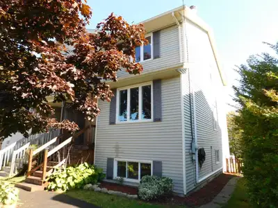 Great Timberlea Home/3beds+den/2.5baths - VIDEO TOUR!