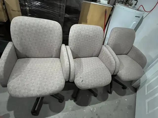 Office Chairs in Chairs & Recliners in Markham / York Region - Image 4