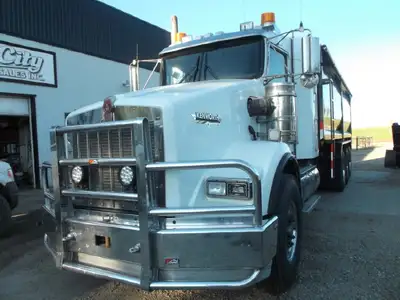 500 HP mx13 paccar engine, 18 speed automatic eaton transmission, air suspension, air brake, 6 way d...