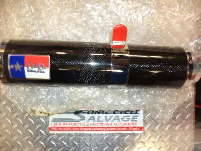 sonic cycle has a 1996 - 2000 suzuki gsxr 600 or 750 d & d carbon fiber slip on pipe . fits 1996 to...