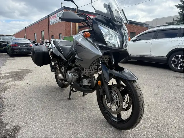 2006 Suzuki V-Strom 1000 ~ V-STROM 1000 ~ COMFORT ~ TOURING ~ LO in Street, Cruisers & Choppers in City of Toronto - Image 5
