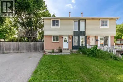 Welcome to 431 Cardiff Place! Perfect for growing families or investors. This large multi-level town...