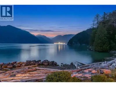 Welcome to Olivers Landing, a rare boutique gated community of waterfront homes in the Sea to Sky co...