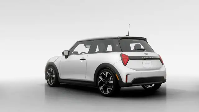 2025 MINI 3 Door Cooper S | Premier + | Volant sport en cuir in Cars & Trucks in City of Montréal - Image 3