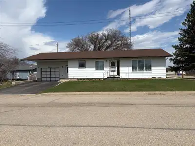 R33//Melita/A charming & affordable home offering space, comfort, & a fantastic location. Built in 1...
