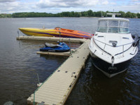 section de quais en plastique flottant quai sans entretient